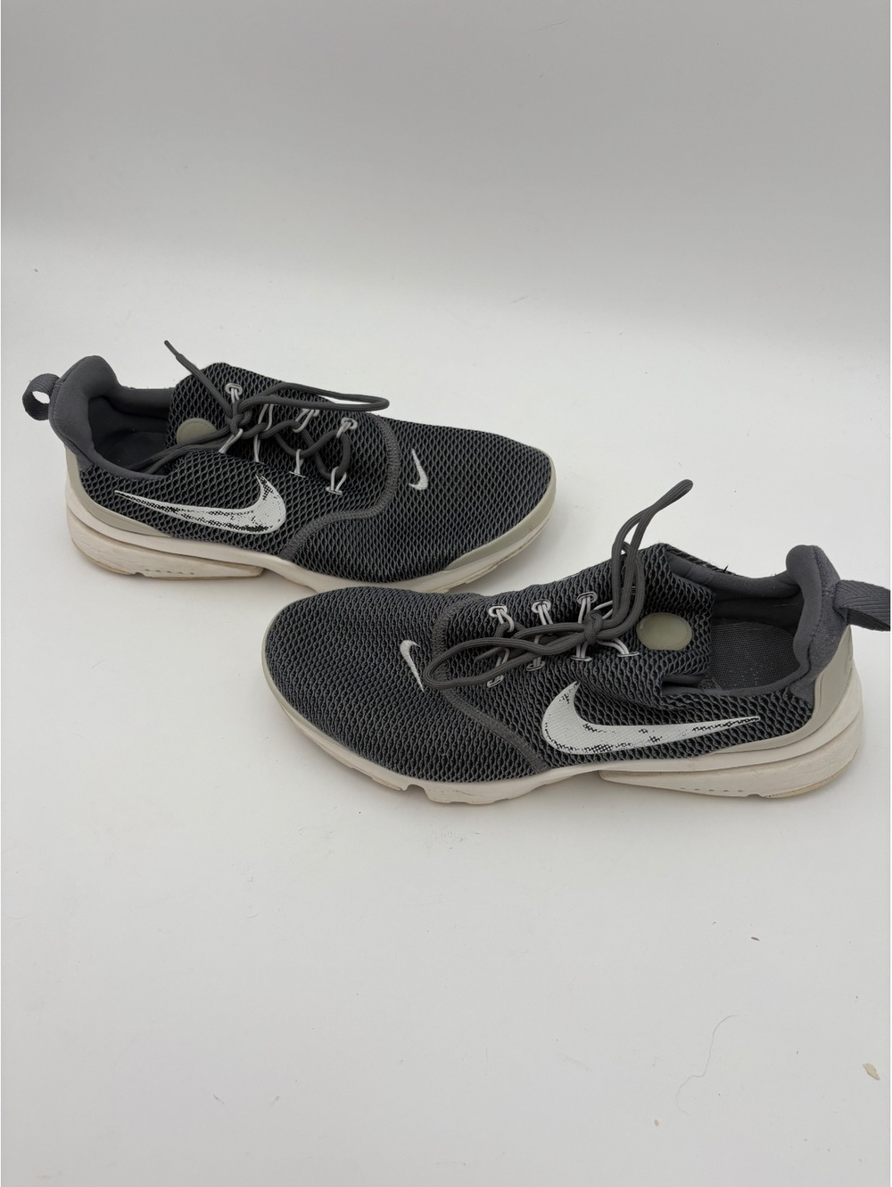 Nike Presto Fly Woman’s 8.5 Gray Mesh Athletic Sneakers Size 8.5 Casual Workout